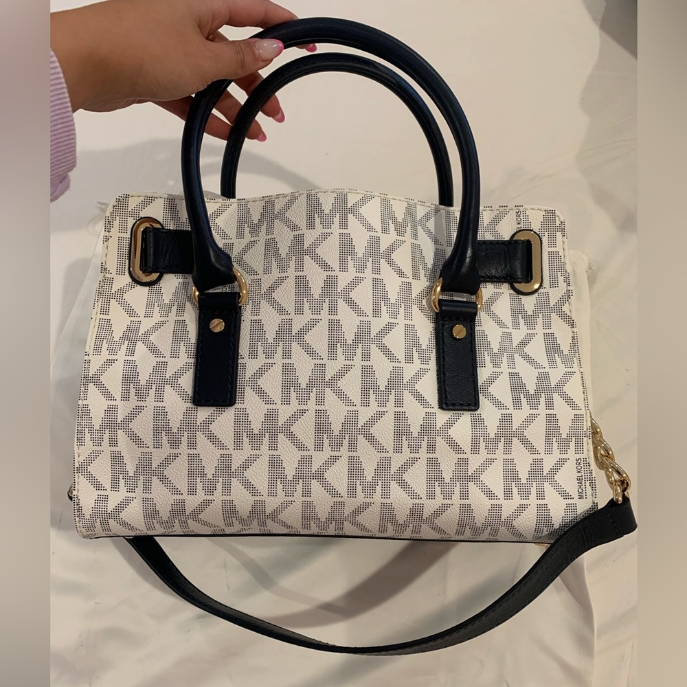 Michael Kors Logo Hamilton Tote - Picture 3 of 5